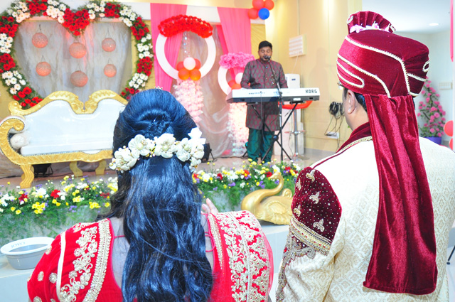 Bro Andrew Richard & Sis Hanna Celebrated their 25th Silver Jubilee Wedding anniversary with great grandeur at the Prayer Center in Mangalore here on May 04th, 2018 amidst a large number of devotees.